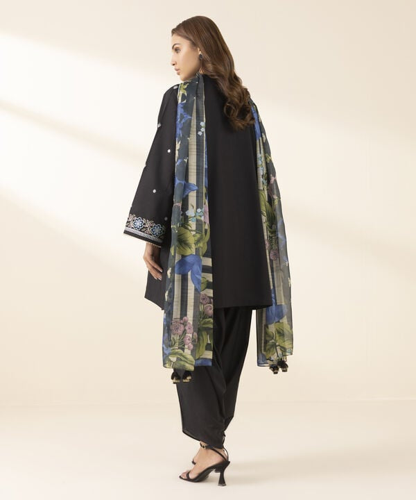 3 Piece - Embroidered Lawn Suit