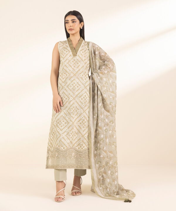 3 Piece - Embroidered Lawn Suit