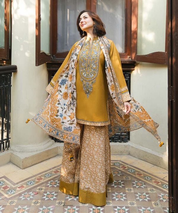 Sapphire Unstitched 3-Piece